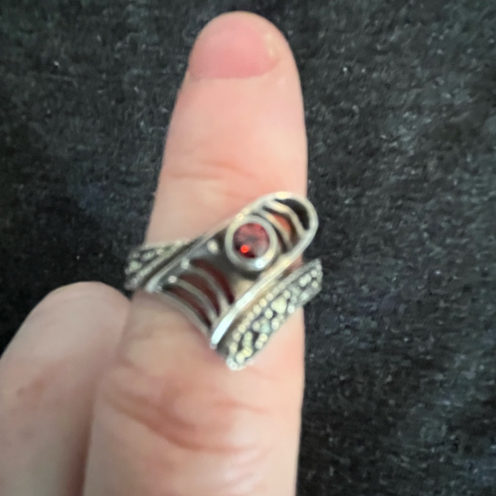 Sterling Silver Red Garnet and Marcasite Gemstone Ring size 7 1/2